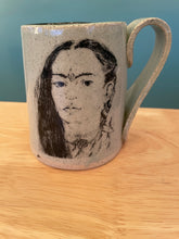 Load image into Gallery viewer, Frida Kahlo Pies Para Que Tankard Mug
